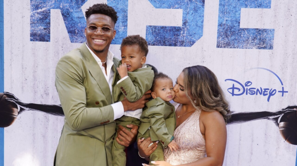 大业证券 字母注定离开雄鹿？妻子带娃搬离密尔沃基 美媒列尼克斯6换1方案